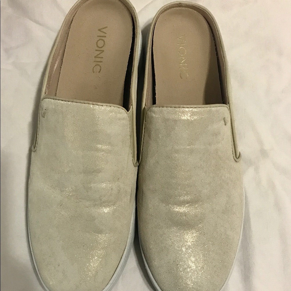 Viconic slip on shoes